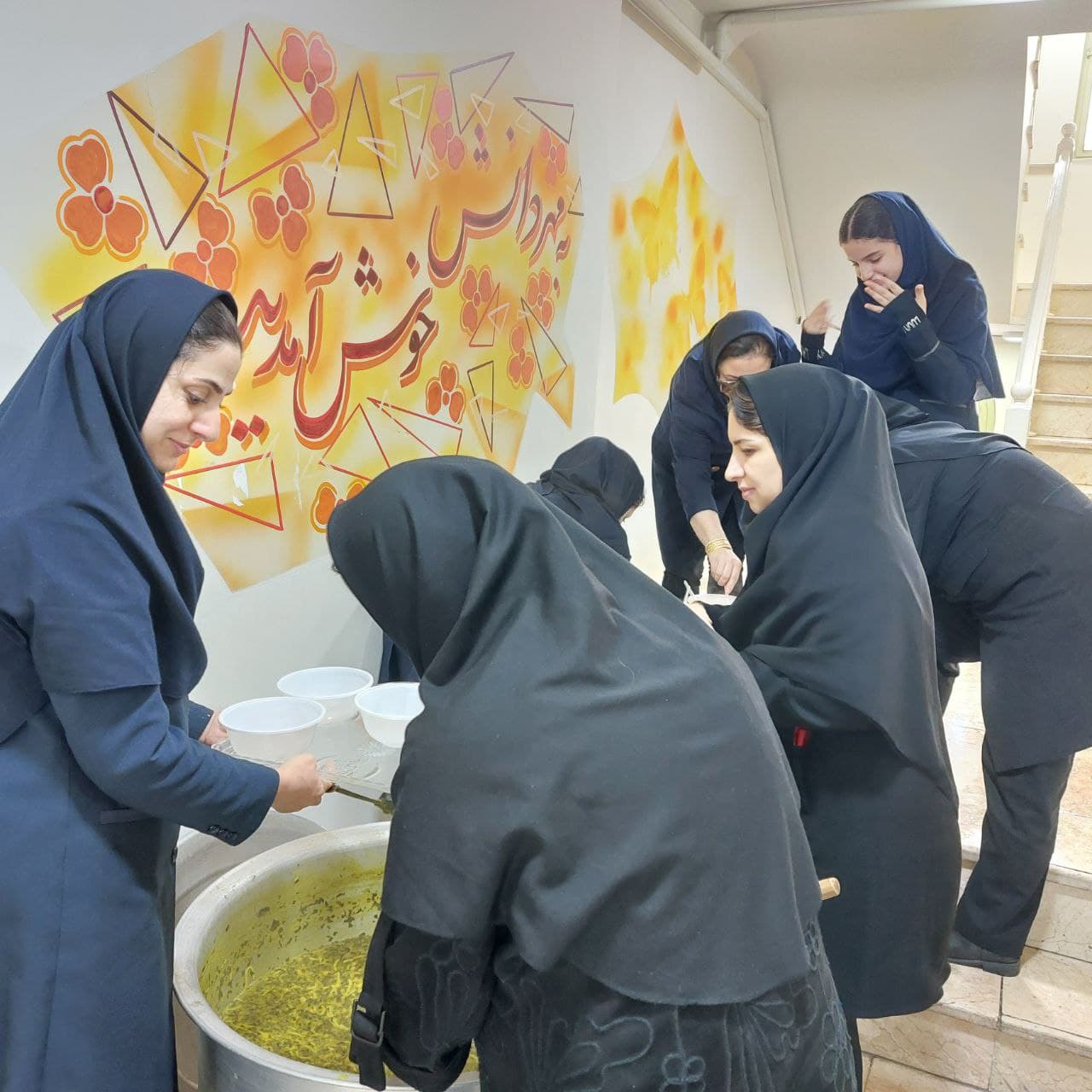 دبیرستان دخترانه متوسطه دوره اول مهر دانش