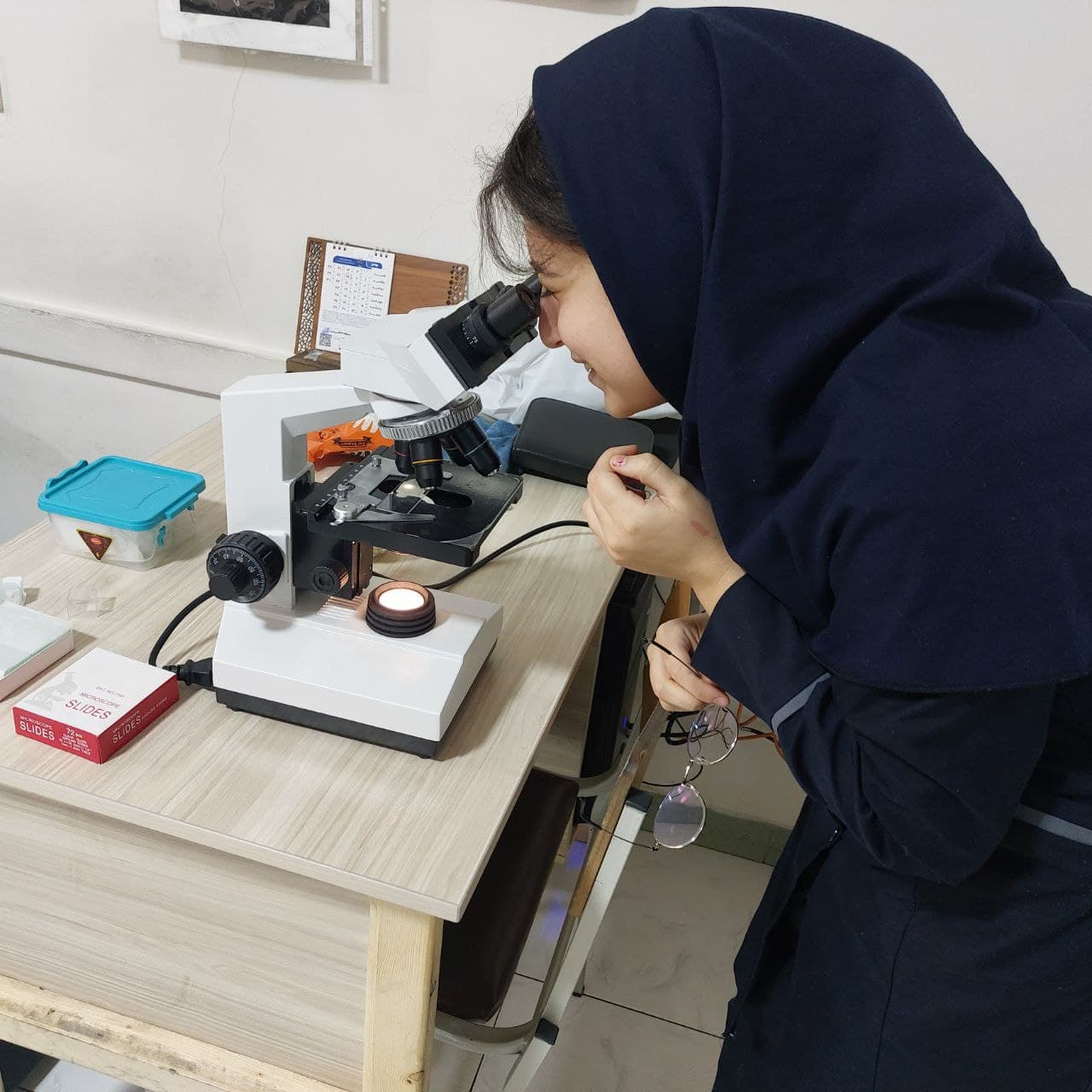 دبیرستان دخترانه متوسطه دوره اول مهر دانش