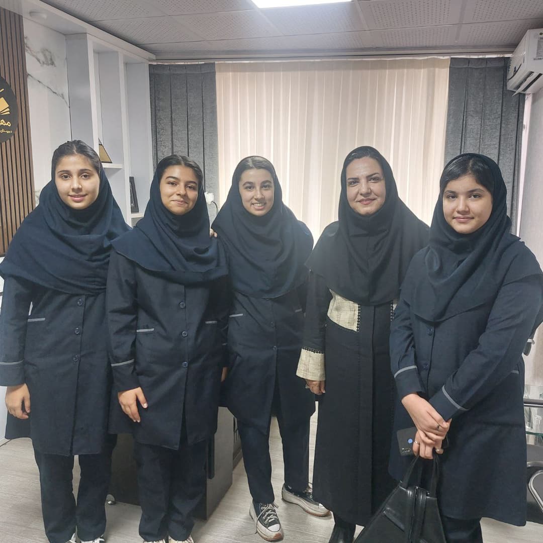 دبیرستان دخترانه متوسطه دوره اول مهر دانش